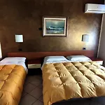 Emiliana 3*