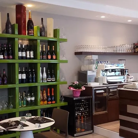 埃米利亚纳酒店 Villadossola