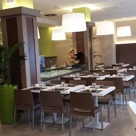 Отель Emiliana 3*